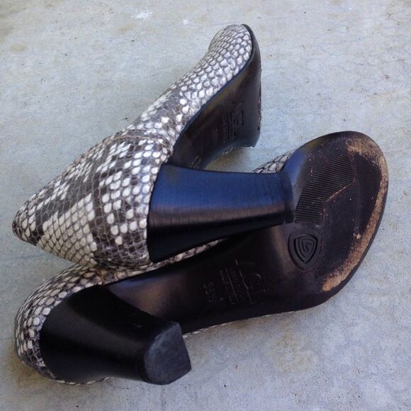 AGL Gray White Snakeskin Embossed Leather pumps Euro 36.5 - Picture 6 of 6
